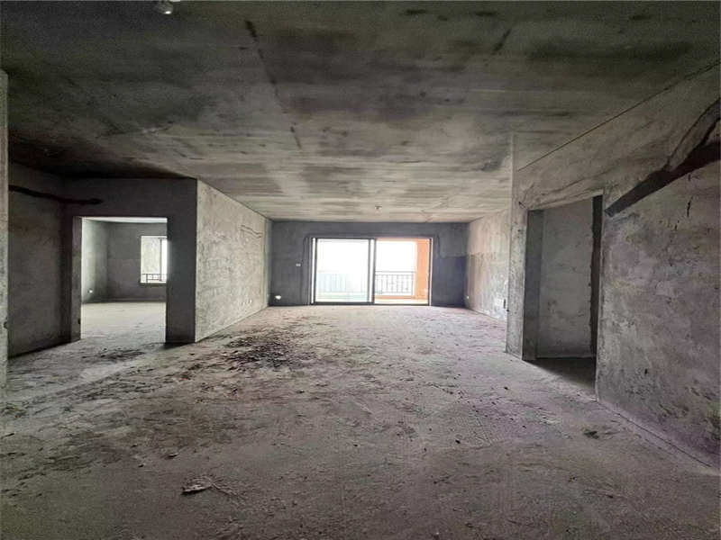 三一街區(qū)法拍房一期4、5棟2602號及地下室-1336號不動產(chǎn)（實勘地庫車位編號C073）
