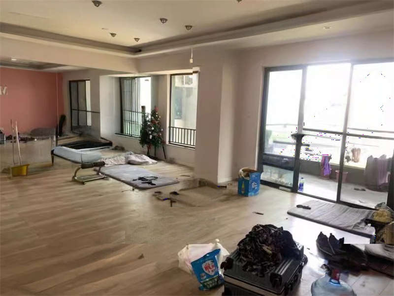 萬(wàn)科金域藍(lán)灣法拍房8棟805號(hào)