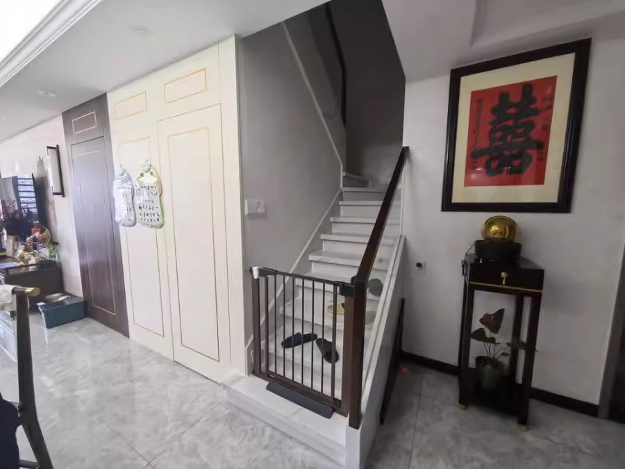 （雙學位）建發(fā)央著法拍房6棟3805室